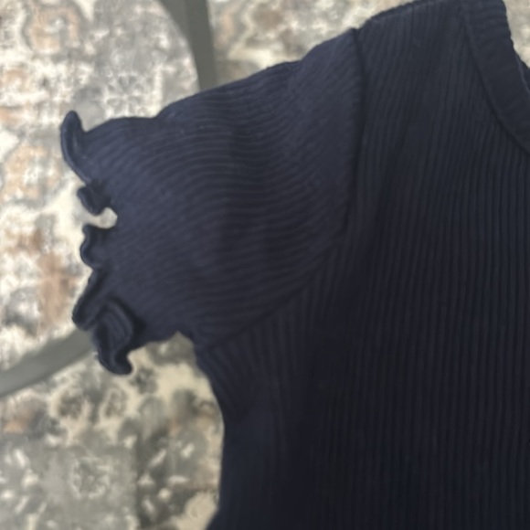 The gap basics baby tee size 0-3 months. 3 for $35 ⭐️ - Picture 2 of 4